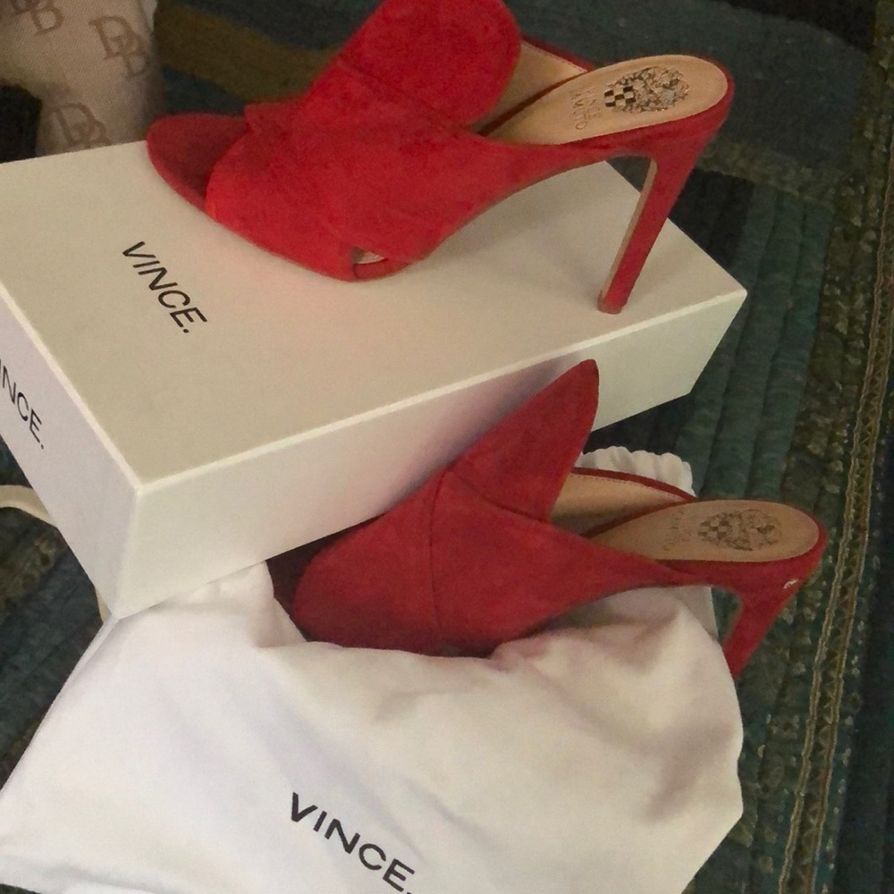 COPY - Ladies Vince camuto heels 👠
